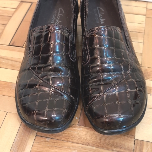 Clarks bendables croc shoes size 6.5M - Picture 2 of 8